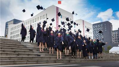 辽宁：省领导视察高考评卷工作