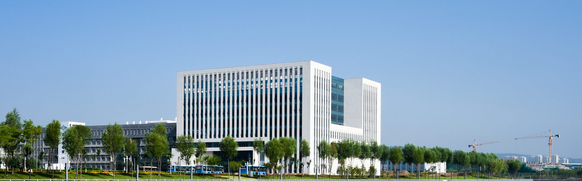 吕梁学院.jpg